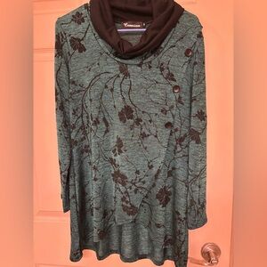 Cowl neck light sweater hi/low hem & button detail!!